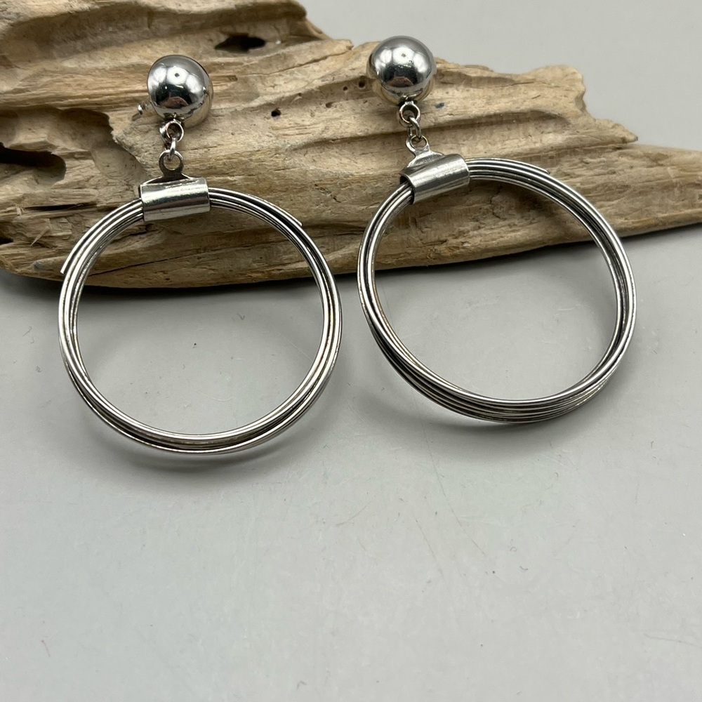 Elegant Vintage Silver Tone Triple Wire Hoop Earrings Classic Everyday Elegance
